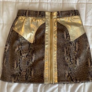 Wild honey mini skirt size s never worn
